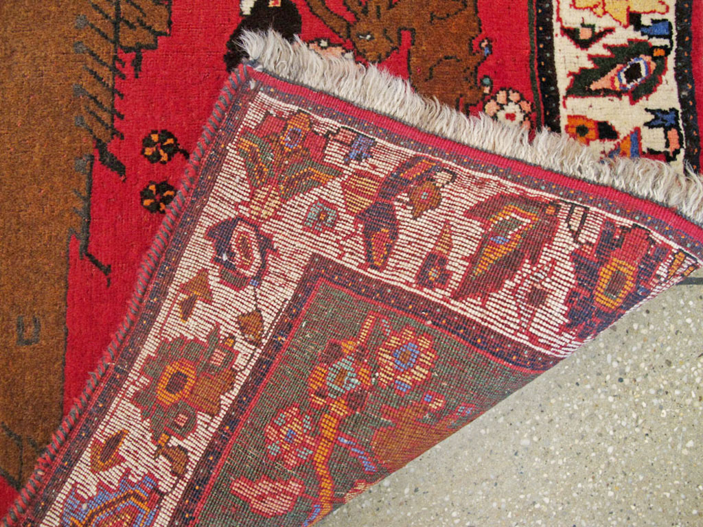 Vintage Persian Pictorial Shiraz Rug, No.25985 - Gsblank