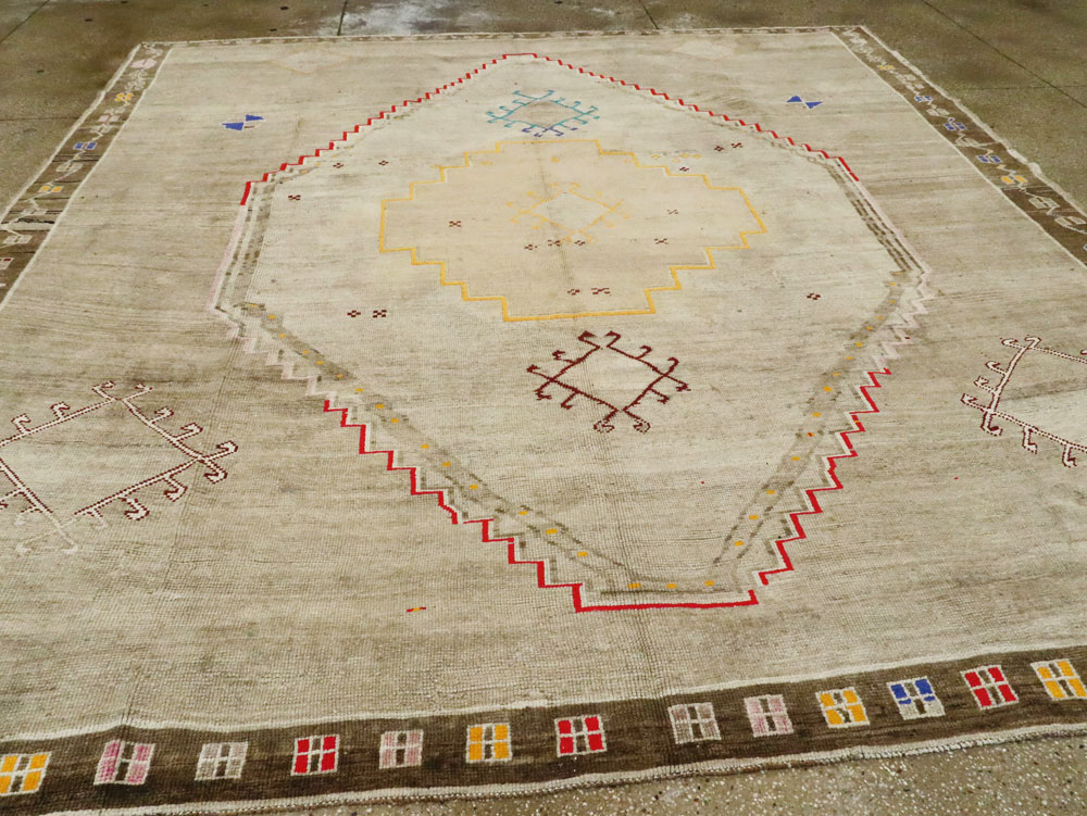 Vintage Turkish Anatolian Carpet, No.26017 - Gsblank