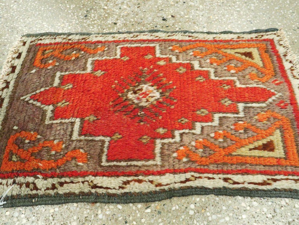 Vintage Turkish Anatolian Throw Rug, No.26032 - Gsblank