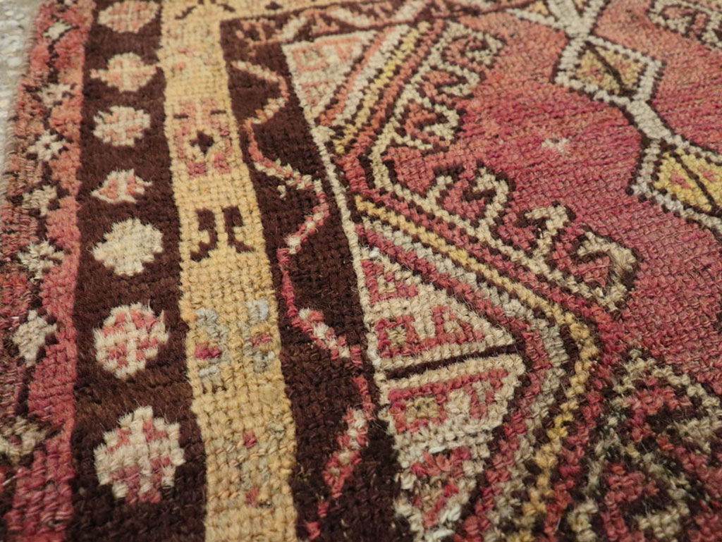 Vintage Turkish Anatolian Throw Rug, No.26037 - Gsblank