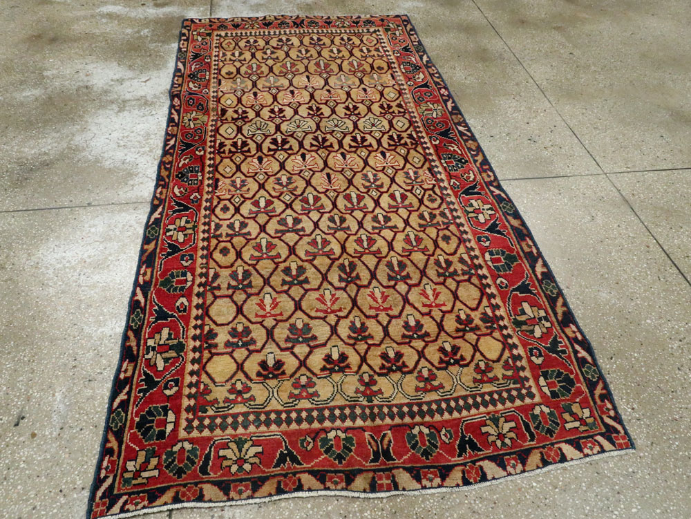Vintage Persian Fereghan Mahal Rug, No.26129 - Gsblank