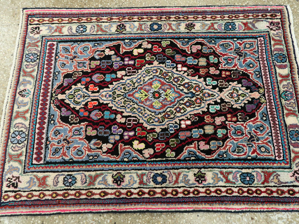 Vintage Persian Hamadan Rug, No.26133 - Gsblank