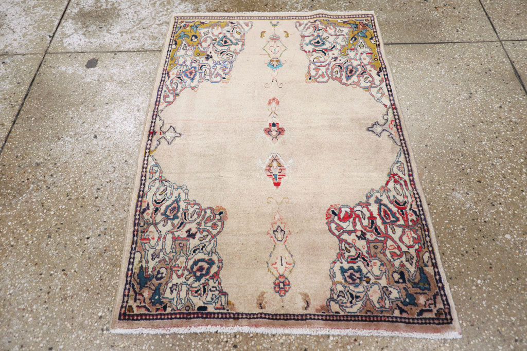 Vintage Persian Sarouk Rug, No.26182 - Gsblank