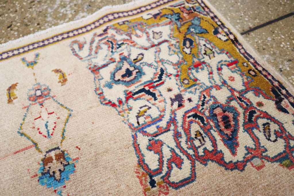 Vintage Persian Sarouk Rug, No.26182 - Gsblank