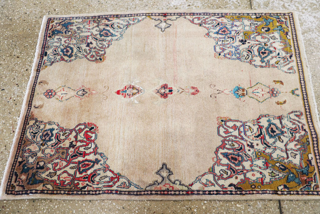 Vintage Persian Sarouk Rug, No.26182 - Gsblank