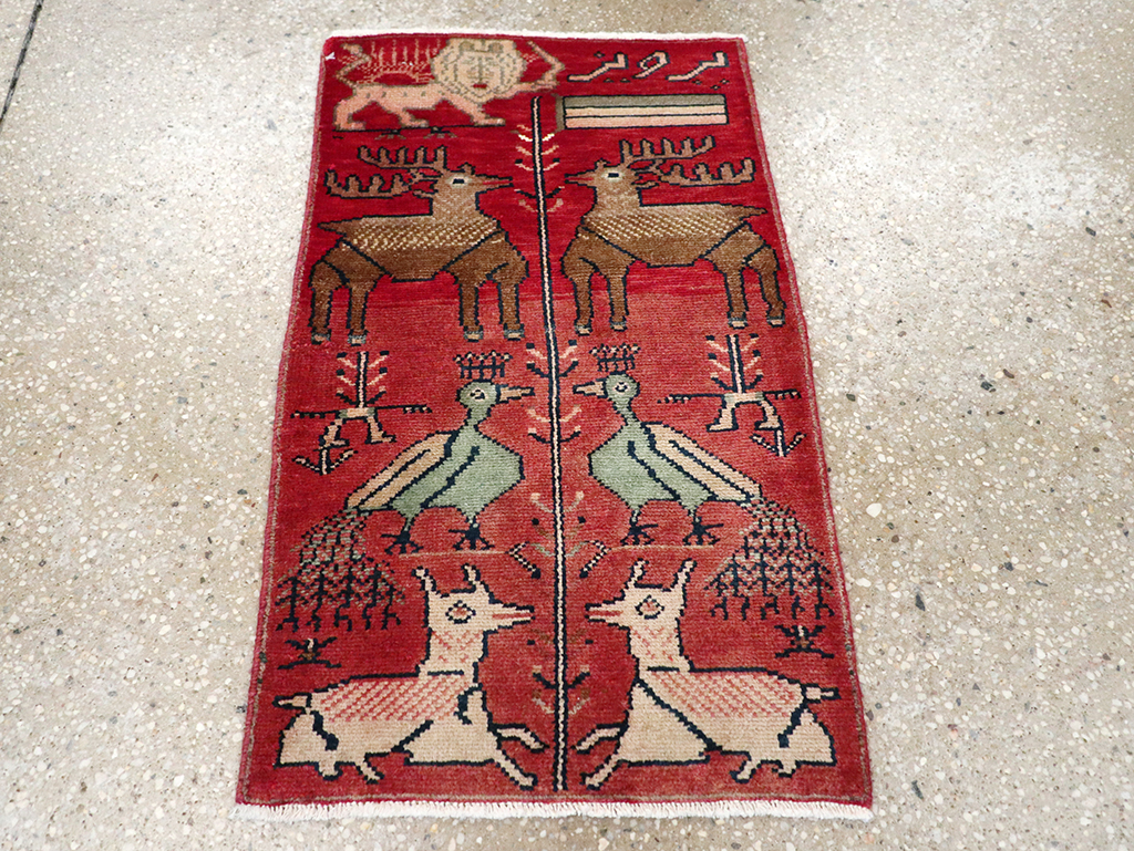 Vintage Persian Mahal Pictorial Rug, No.26228 - Gsblank