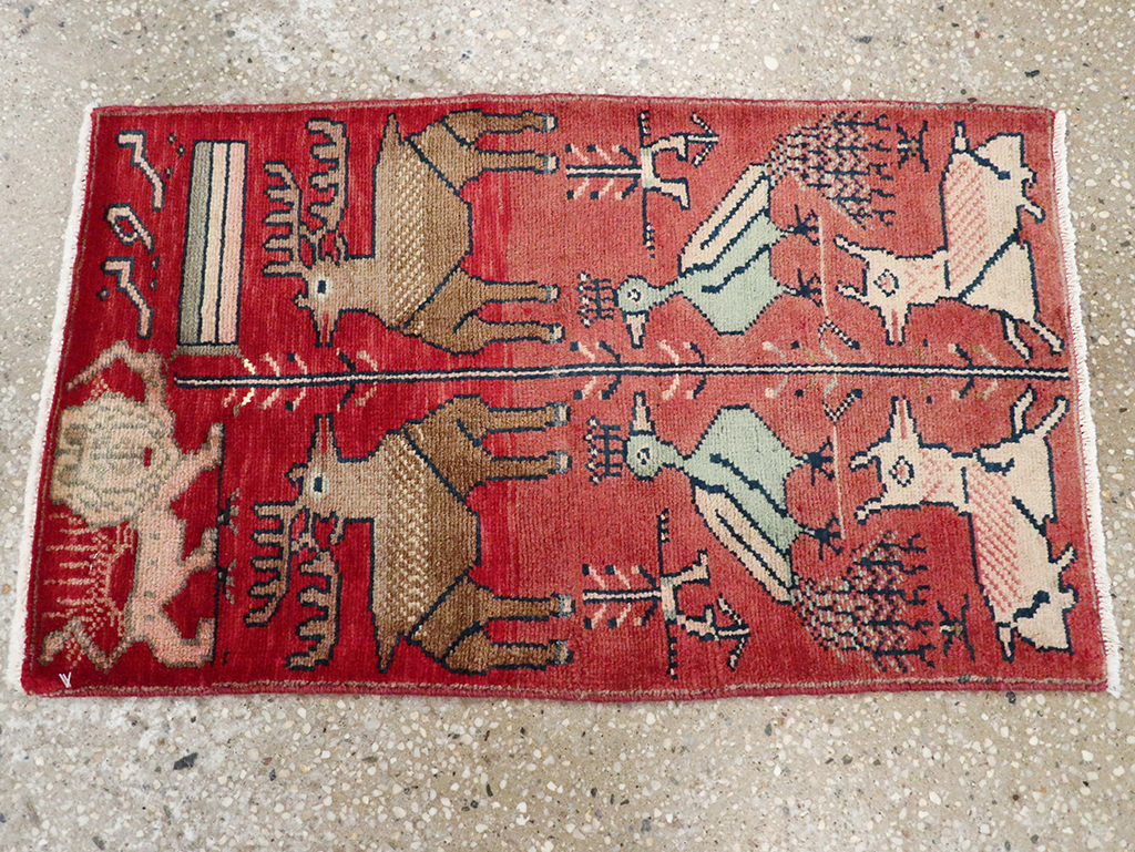 Vintage Persian Mahal Pictorial Rug, No.26228 - Gsblank