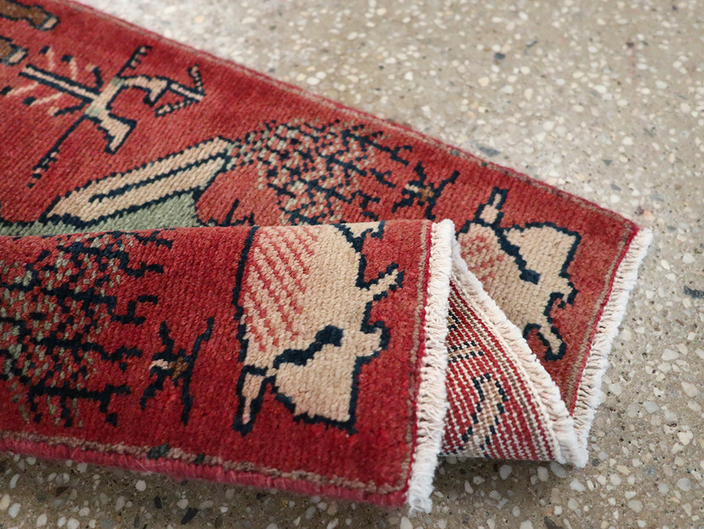 Vintage Persian Mahal Pictorial Rug, No.26228 - Gsblank