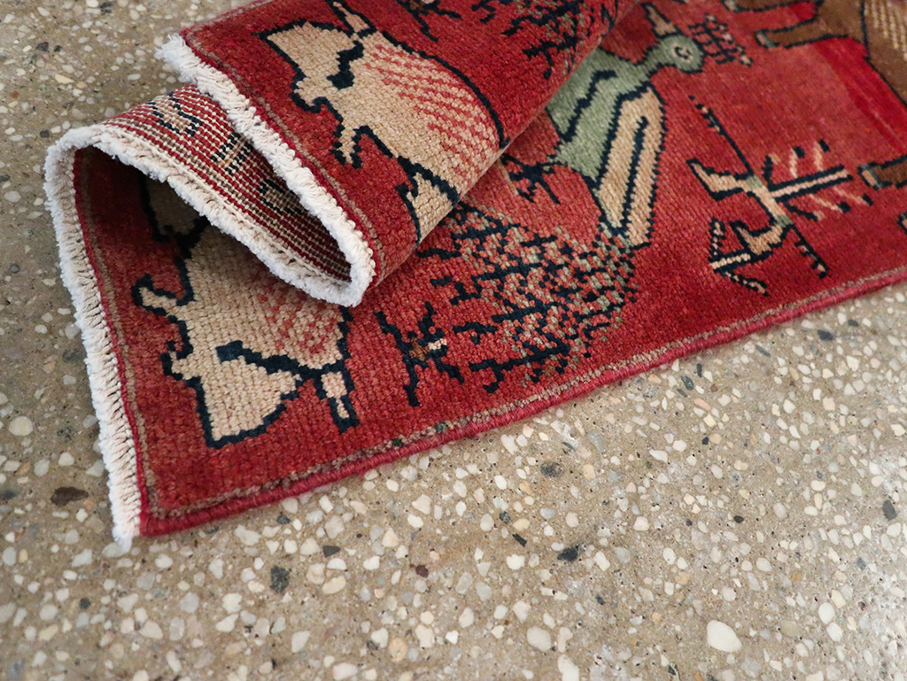 Vintage Persian Mahal Pictorial Rug, No.26228 - Gsblank