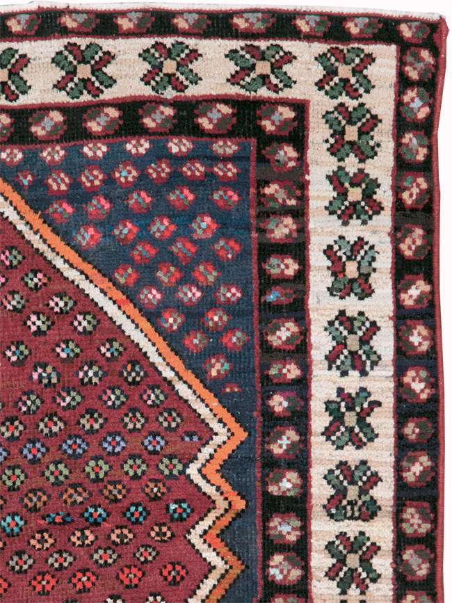 Vintage Persian Shiraz Rug, No.26248 - Gsblank