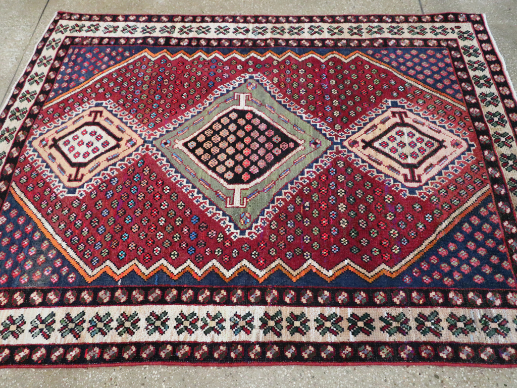 Vintage Persian Shiraz Rug, No.26248 - Gsblank
