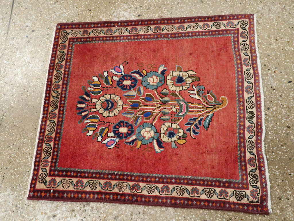 Vintage Persian Shiraz Rug, No.26274 - Gsblank