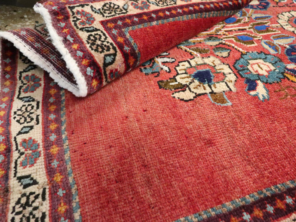 Vintage Persian Shiraz Rug, No.26274 - Gsblank