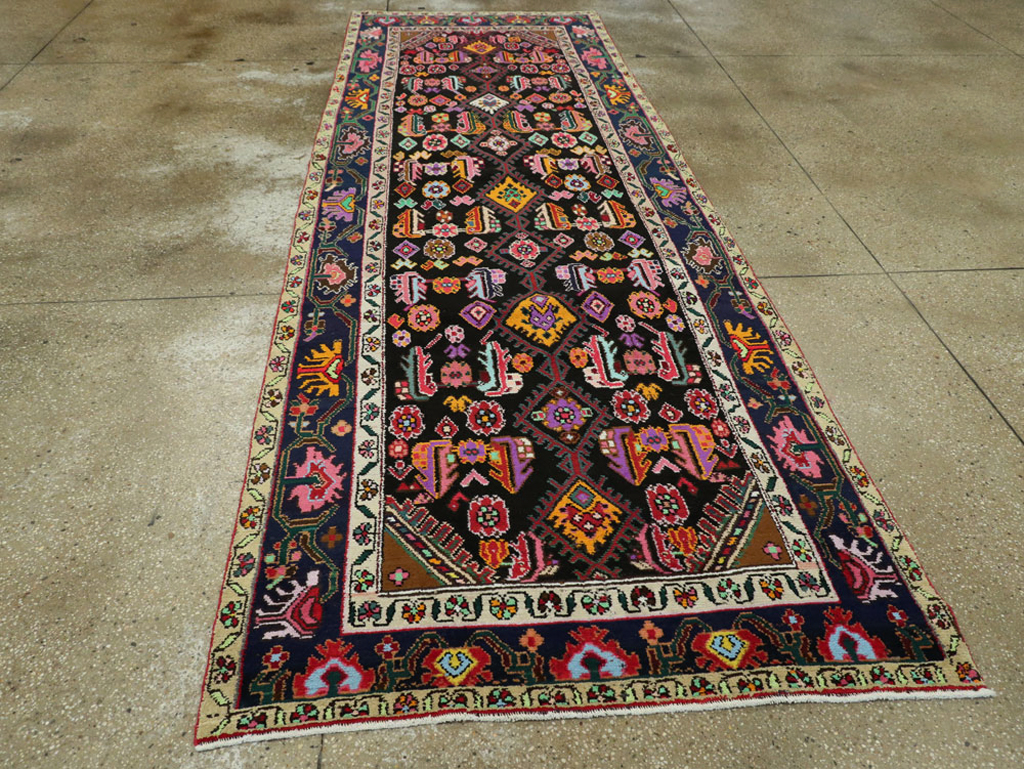 Vintage Persian Hamadan Gallery Carpet, No.26278 - Gsblank