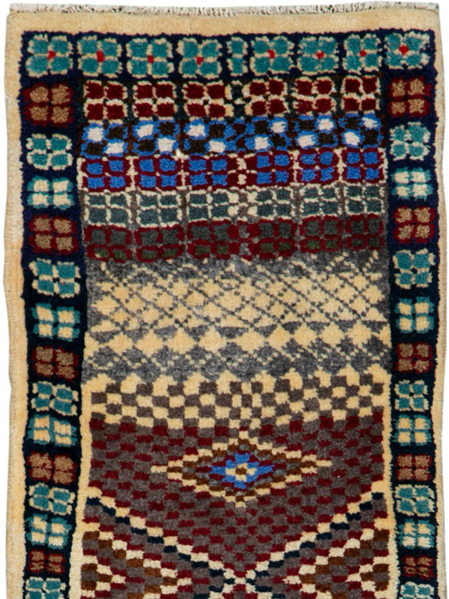 Vintage Persian Mahal Rug, No.26291 - Gsblank