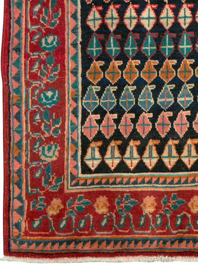 Vintage Persian Mahal Square Rug, No.26305 - Gsblank