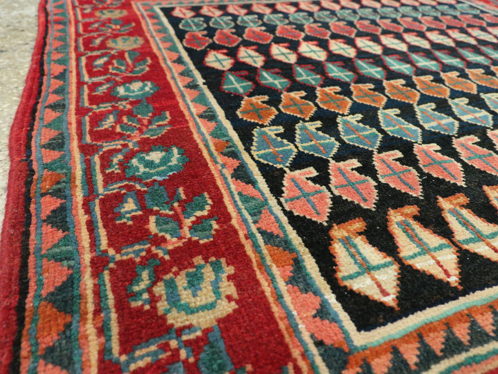 Vintage Persian Mahal Square Rug, No.26305 - Gsblank