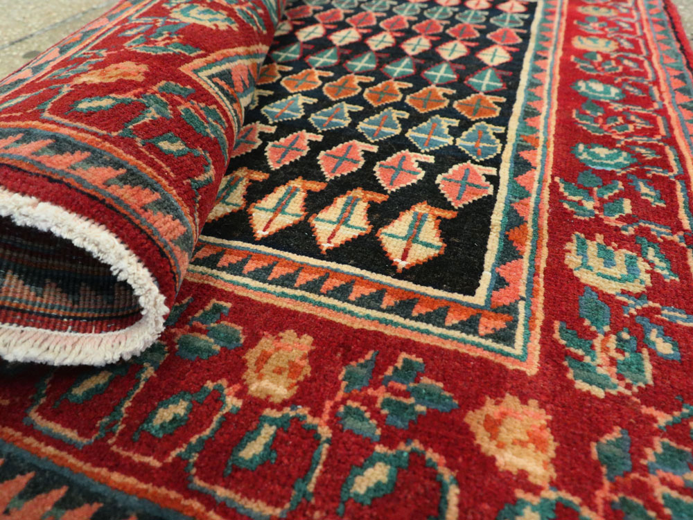 Vintage Persian Mahal Square Rug, No.26305 - Gsblank