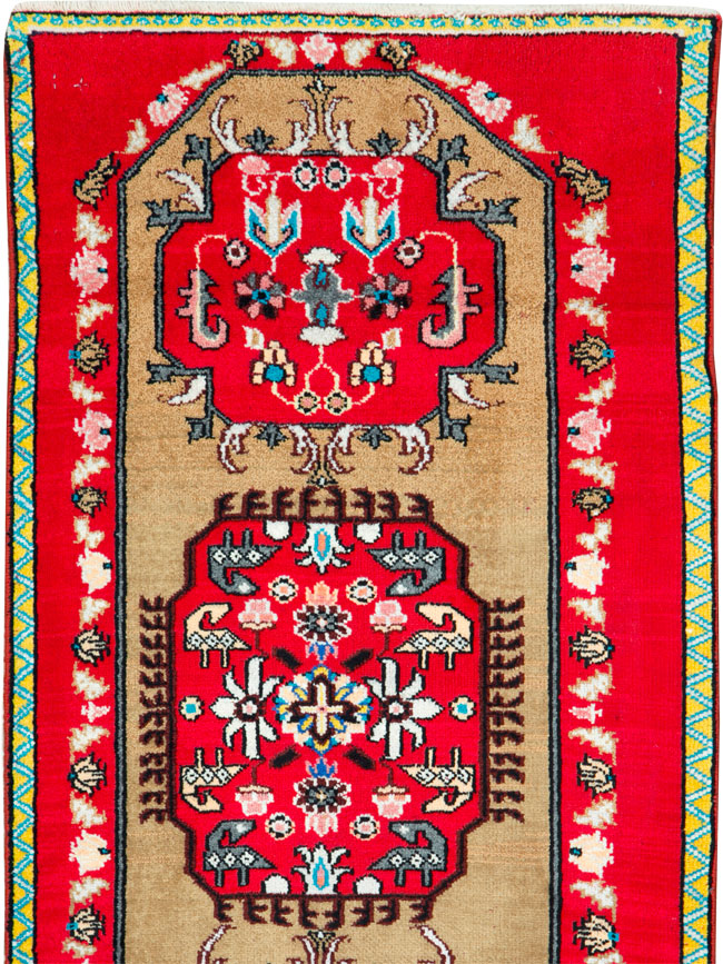 Vintage Persian Mahal Small Runner, No.26317 - Gsblank