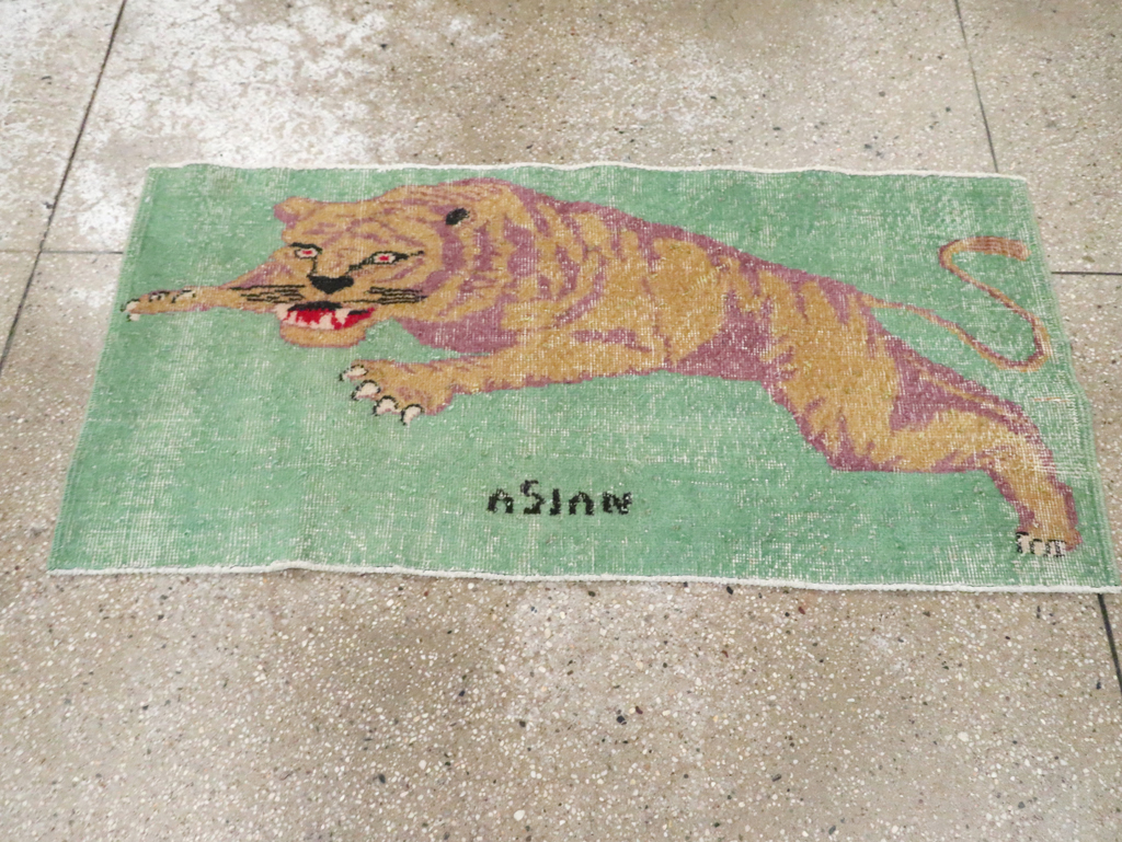 Vintage Turkish Anatolian Pictorial Throw Rug, No.26451 - Gsblank