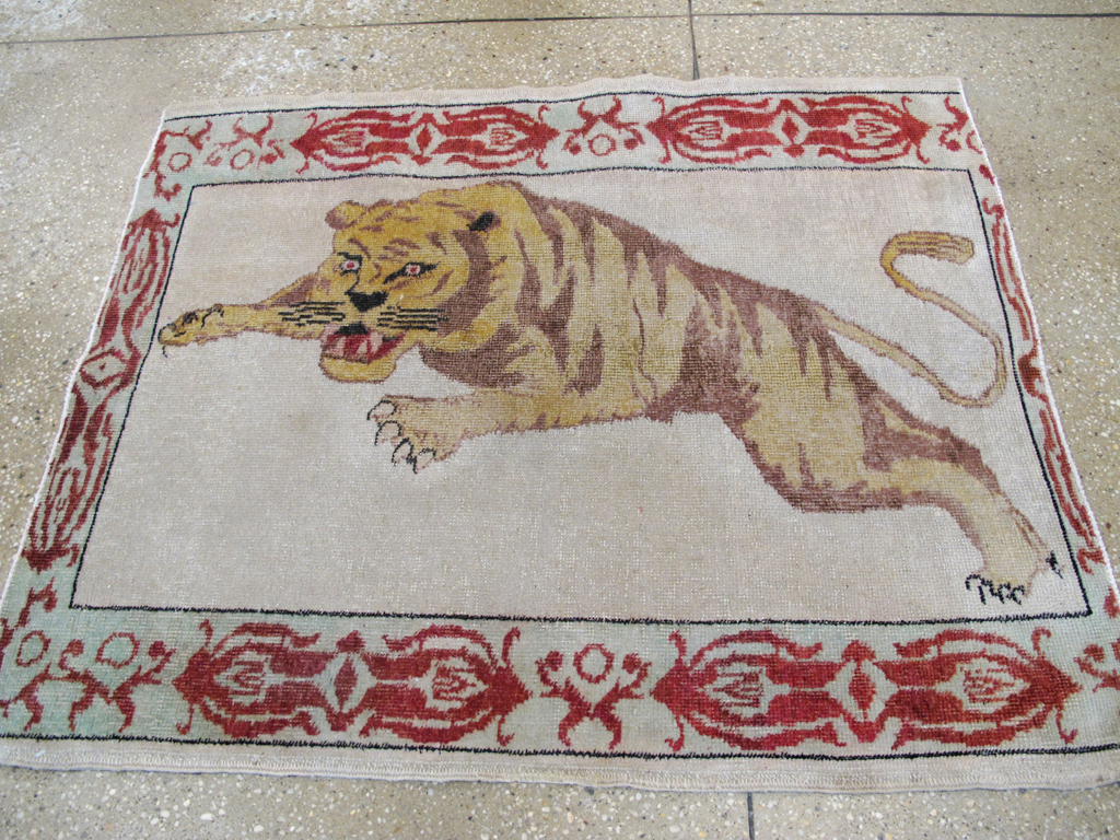 Vintage Pictorial Anatolian Rug, No.26479 - Gsblank