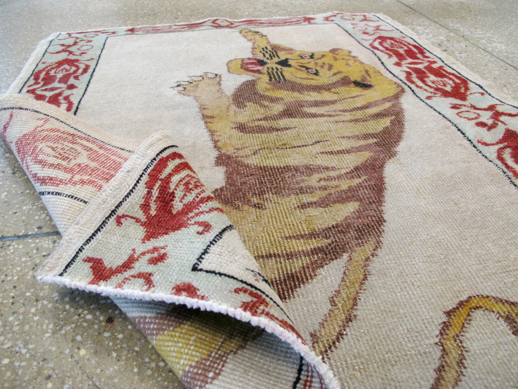 Vintage Pictorial Anatolian Rug, No.26479 - Gsblank