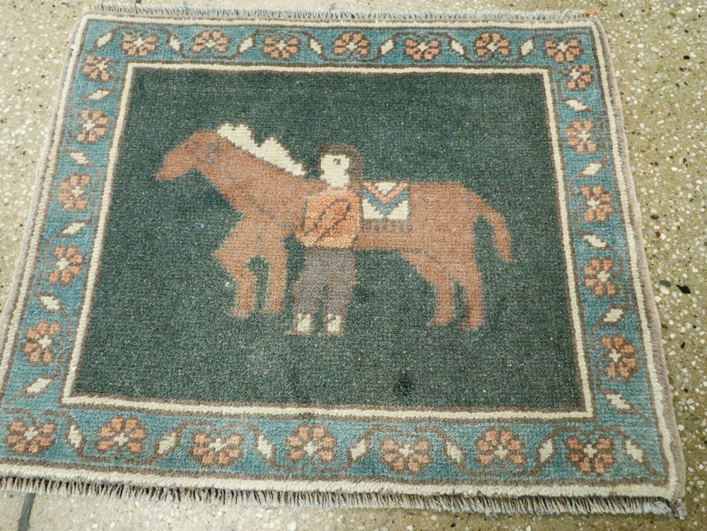 Vintage Turkish Anatolian Pictorial Rug, No.26497 - Gsblank