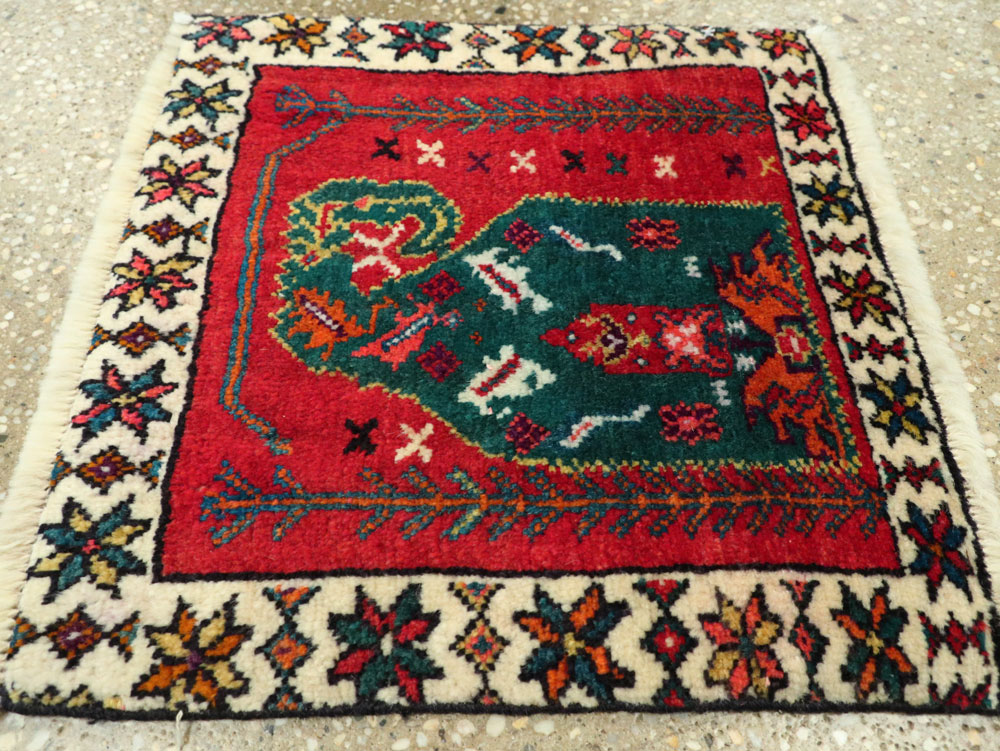 Vintage Persian Shiraz Rug, No.26600 - Gsblank
