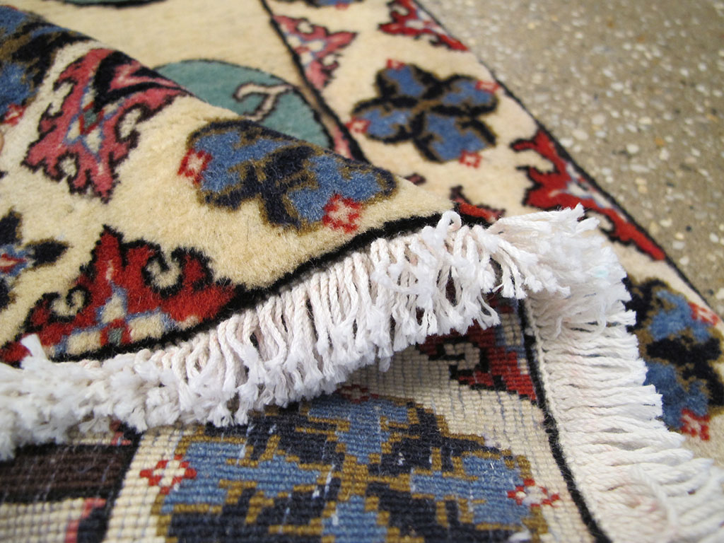 Vintage Persian Tabriz Pictorial Rug, No.26689 - Gsblank