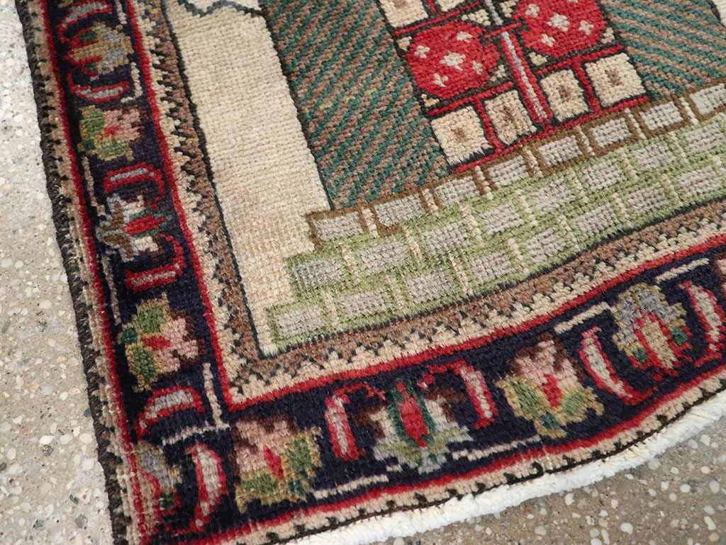 Vintage Persian Tabriz Pictorial Rug, No.26704 - Gsblank