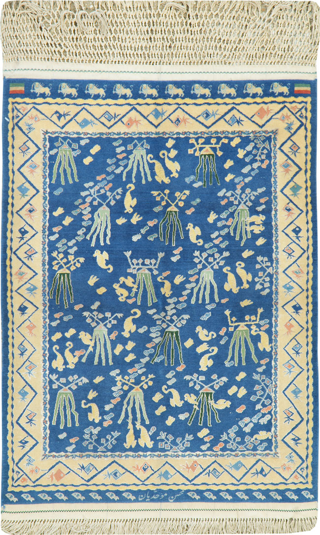 Vintage Persian Isfahan Pictorial Throw Rug, No.26724 - Gsblank