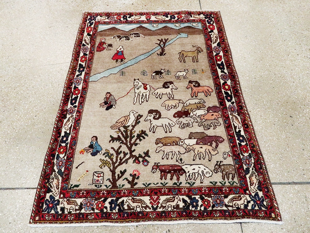 Vintage Persian Tabriz Pictorial Rug, No.26740 - Gsblank