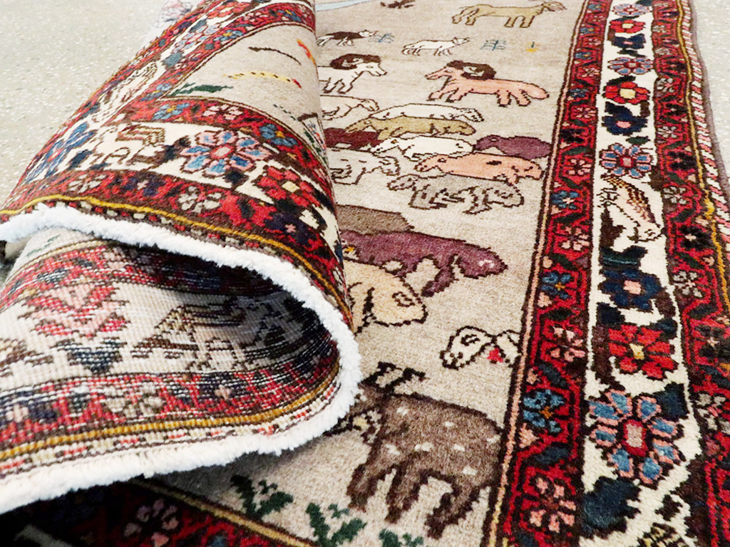 Vintage Persian Tabriz Pictorial Rug, No.26740 - Gsblank