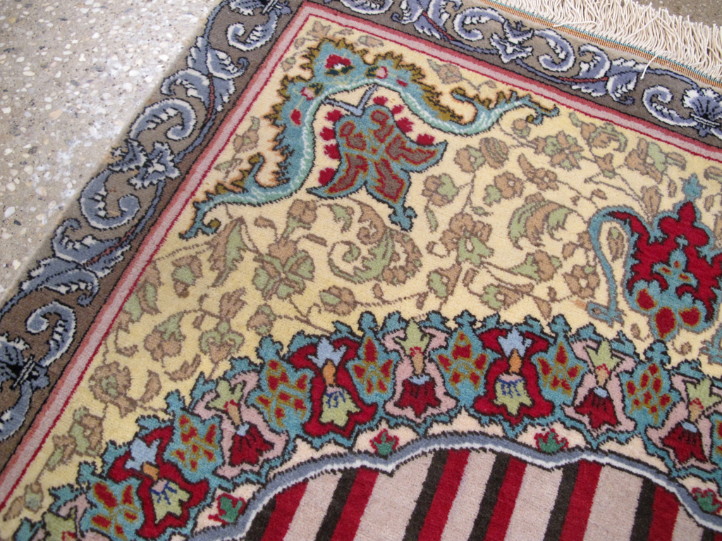 Vintage Persian Tabriz Pictorial Rug, No.26771 - Gsblank