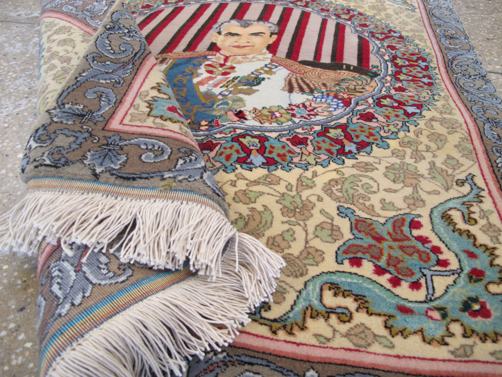 Vintage Persian Tabriz Pictorial Rug, No.26771 - Gsblank
