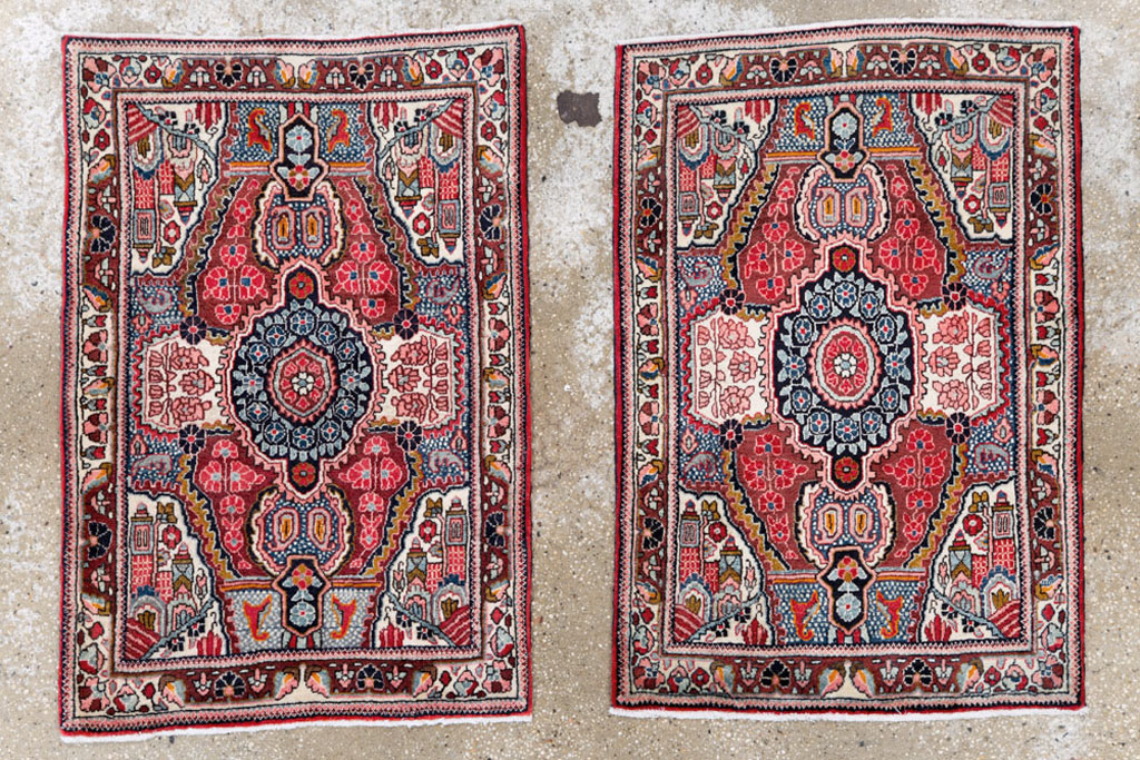 Vintage Persian Sarouk Throw Rug (Pair: 2 of 2), No.26793 - Gsblank