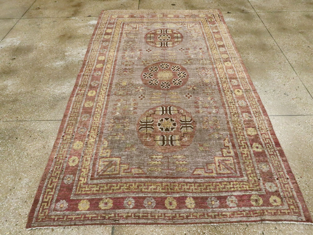 Antique East Turkestan Khotan Accent Rug, No.26818 - Gsblank