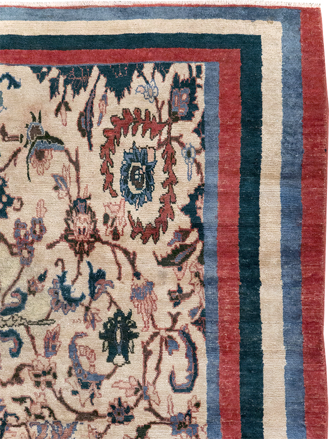 Vintage Persian Isfahan Accent Rug, No.26834 - Gsblank