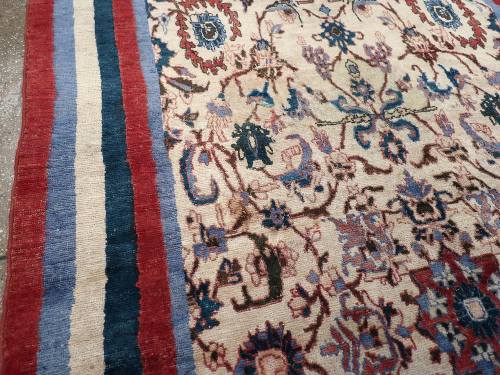 Vintage Persian Isfahan Accent Rug, No.26834 - Gsblank