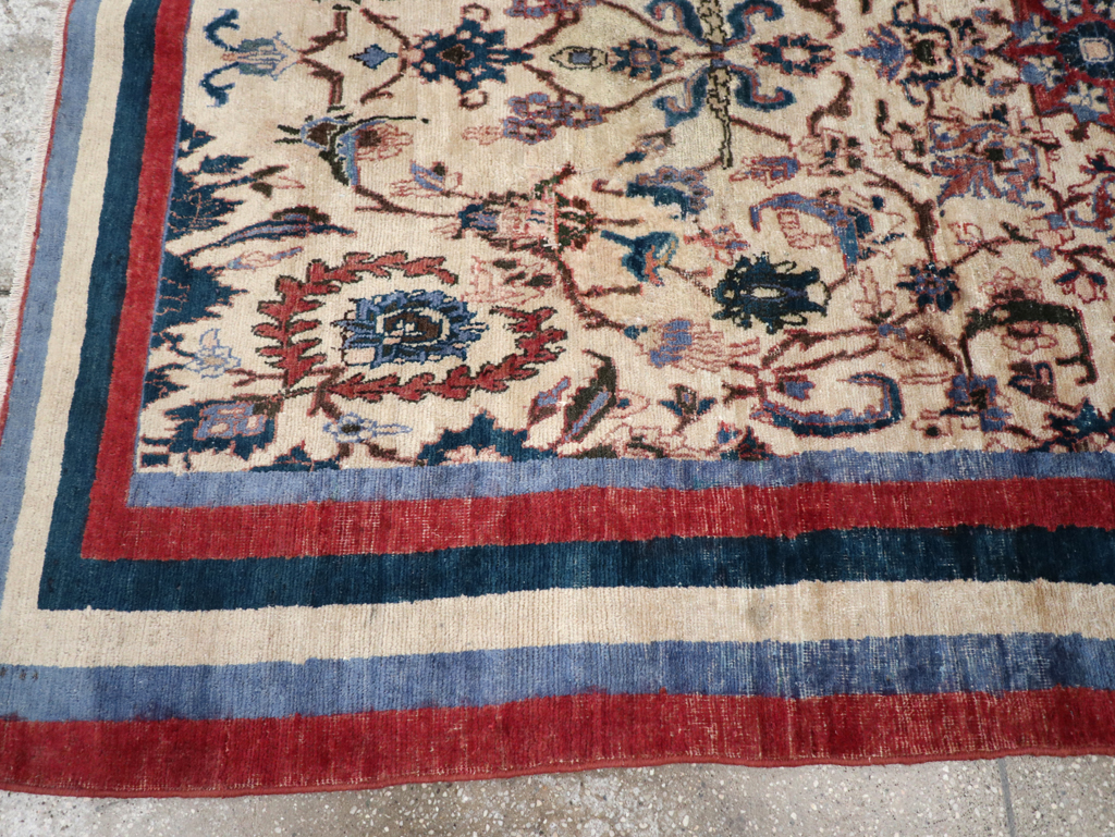 Vintage Persian Isfahan Accent Rug, No.26834 - Gsblank