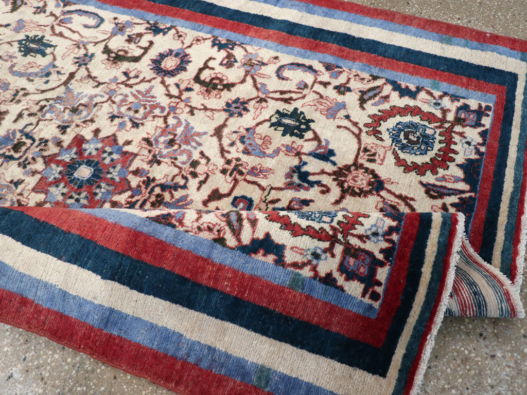 Vintage Persian Isfahan Accent Rug, No.26834 - Gsblank