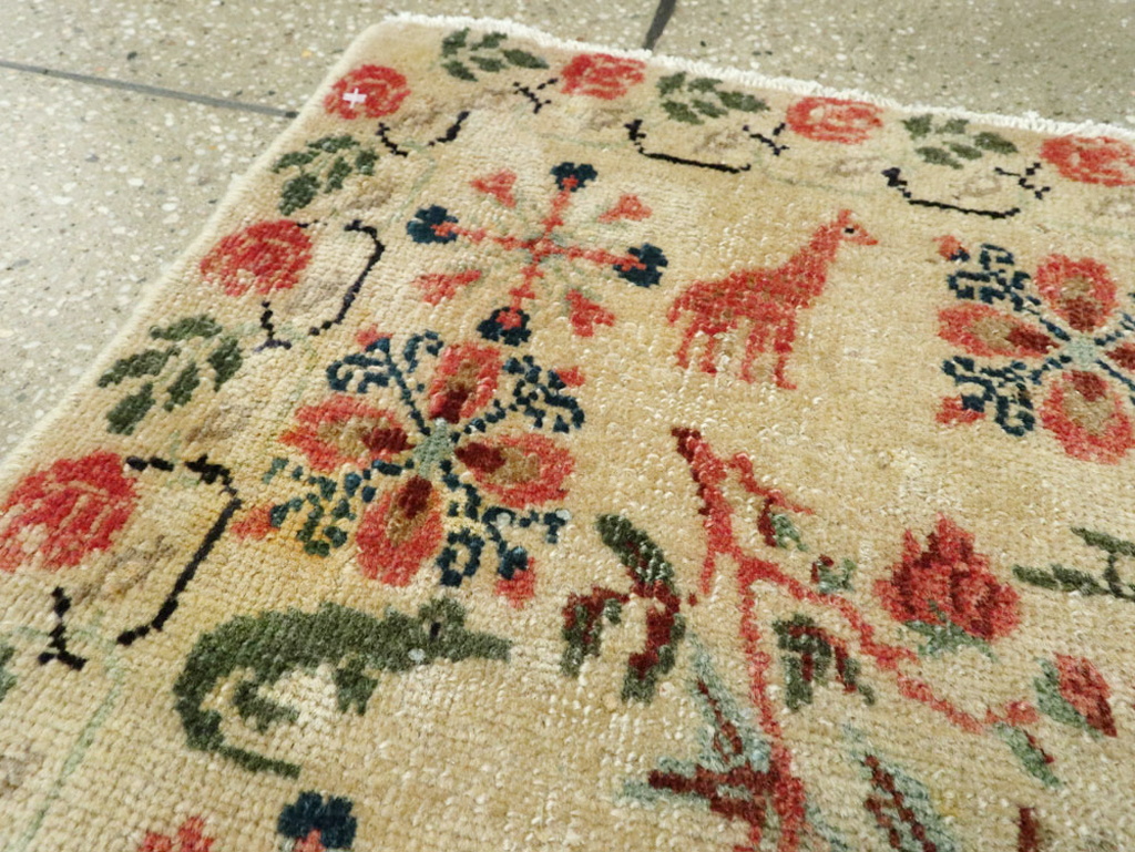 Vintage Persian Tabriz Pictorial Rug, No.26930 - Gsblank