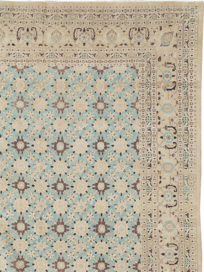 Vintage Persian Mashad Square Carpet, No.27004 - Gsblank