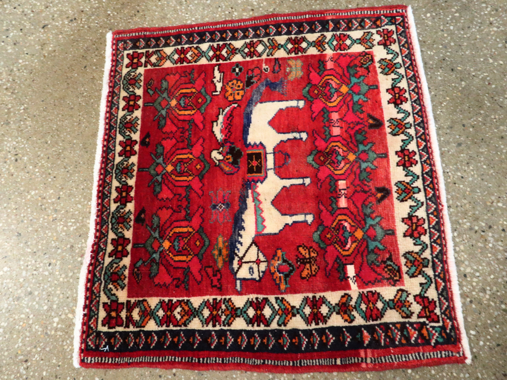 Vintage Persian Hamadan Pictorial Rug, No.27048 - Gsblank