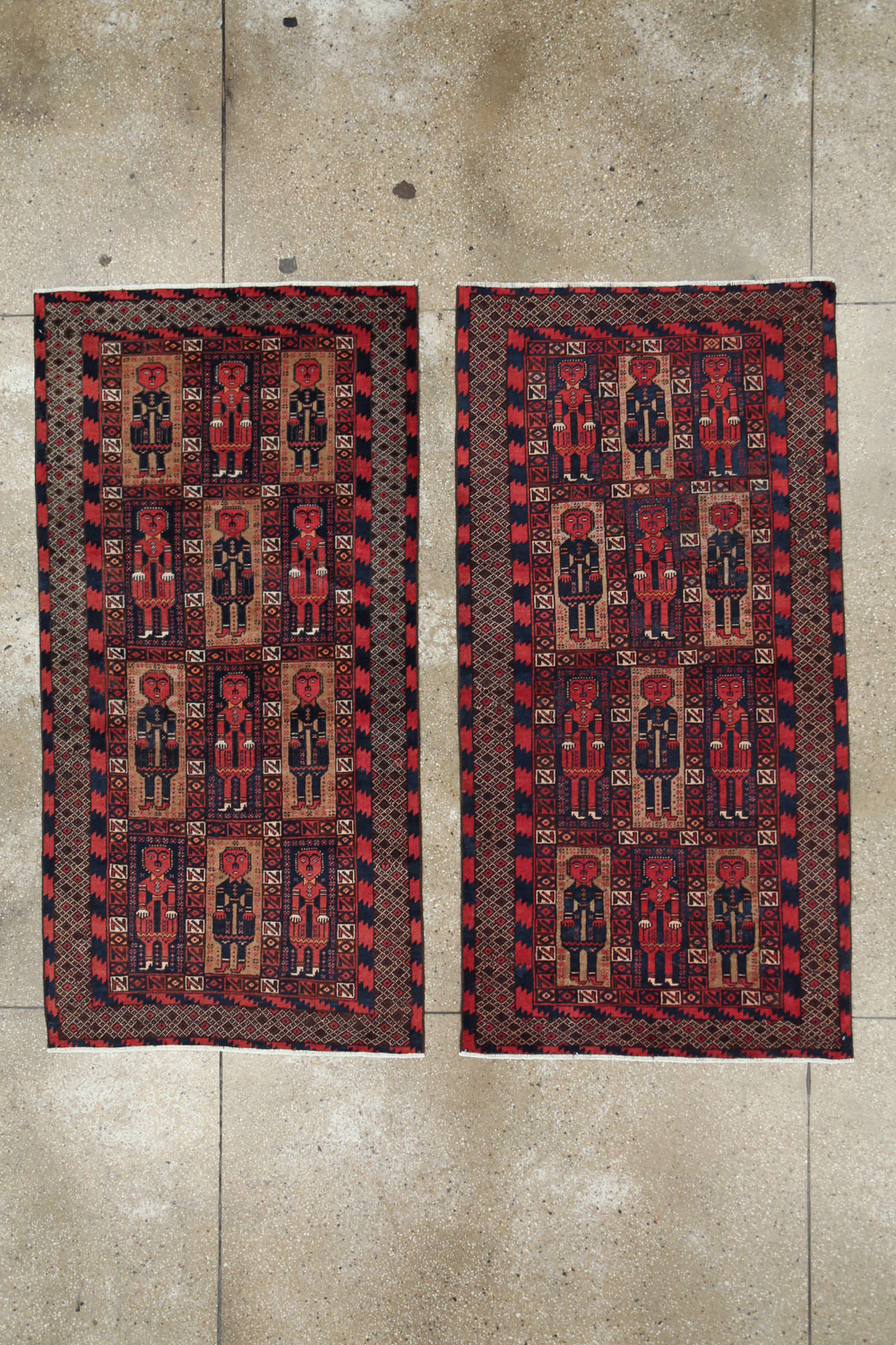 Vintage Central Asian Pictorial Turkoman Tribal Rug (Pair: 1 of 2), No.27069 - Gsblank