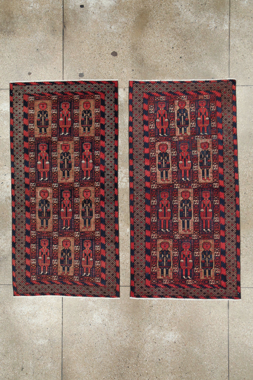 Vintage Central Asian Pictorial Turkoman Tribal Rug (Pair: 1 of 2), No.27069 - Gsblank