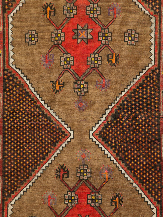 Vintage Persian Kurd Gallery Rug, No.27072 - Gsblank