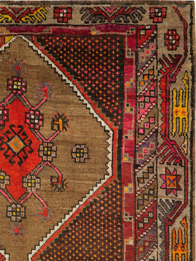 Vintage Persian Kurd Gallery Rug, No.27072 - Gsblank