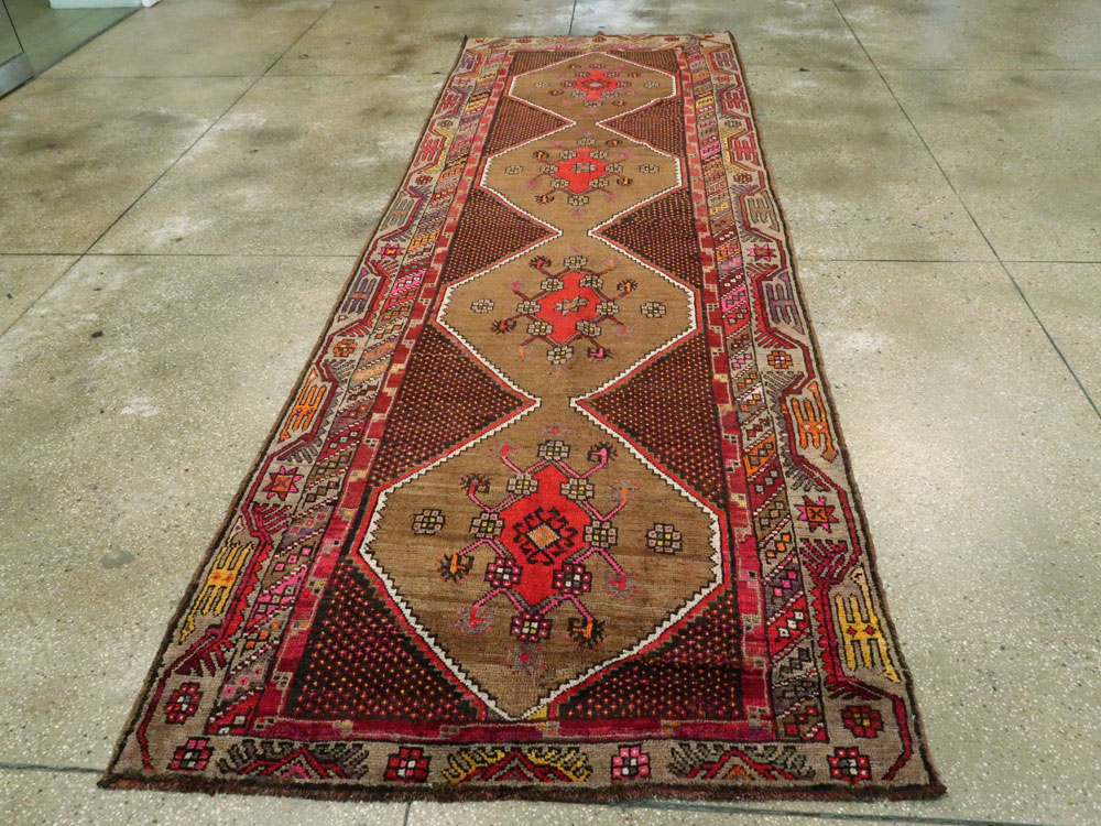 Vintage Persian Kurd Gallery Rug, No.27072 - Gsblank