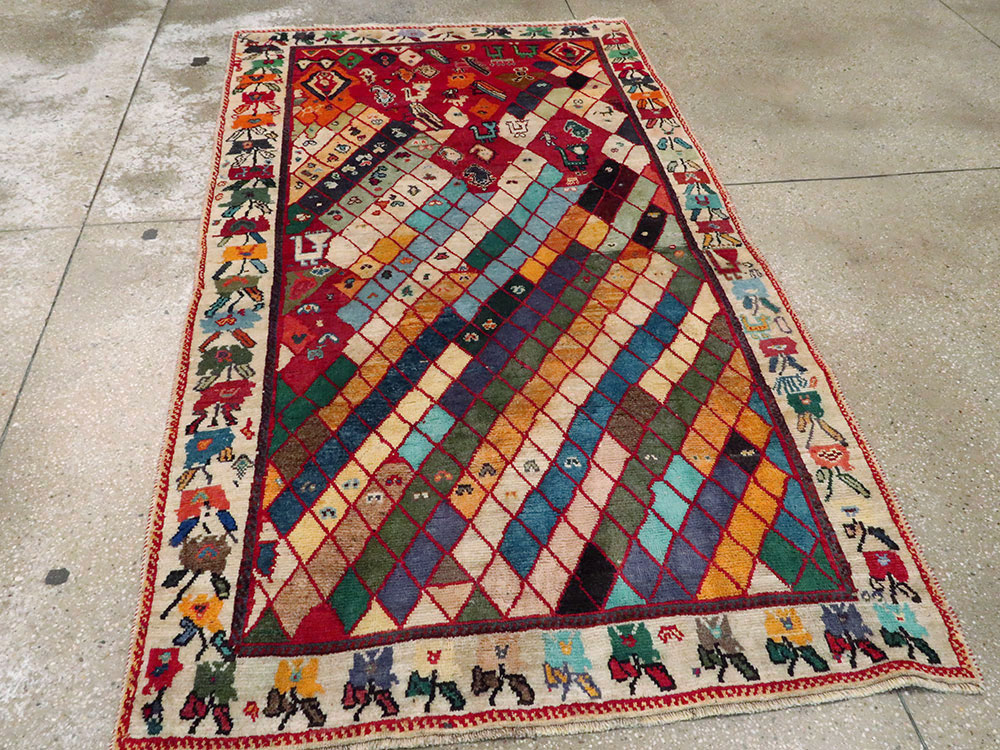 Vintage Persian Shiraz Rug, No.27077 - Gsblank